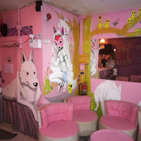 Wild & Wandering Backpacker Hostel & Bar หาดริ้น ภายนอก รูปภาพ