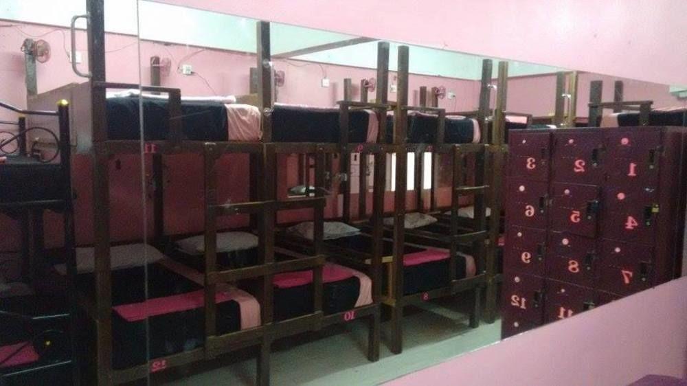 Wild & Wandering Backpacker Hostel & Bar หาดริ้น ภายนอก รูปภาพ