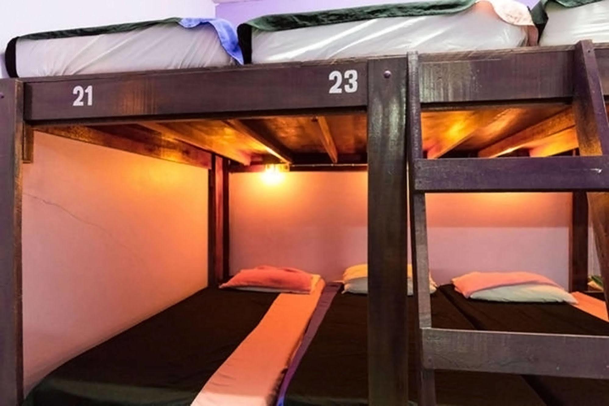 Wild & Wandering Backpacker Hostel & Bar หาดริ้น ภายนอก รูปภาพ